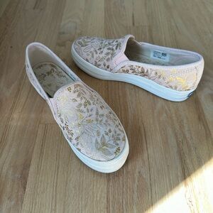 New condition Keds slip on sneakers